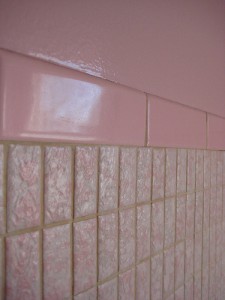 Home decor inspiration - 1950s Pink Bathroom tile